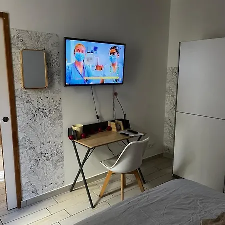 Joli appartement hypercentre T2 avec parking gratuit Béziers Extérieur photo