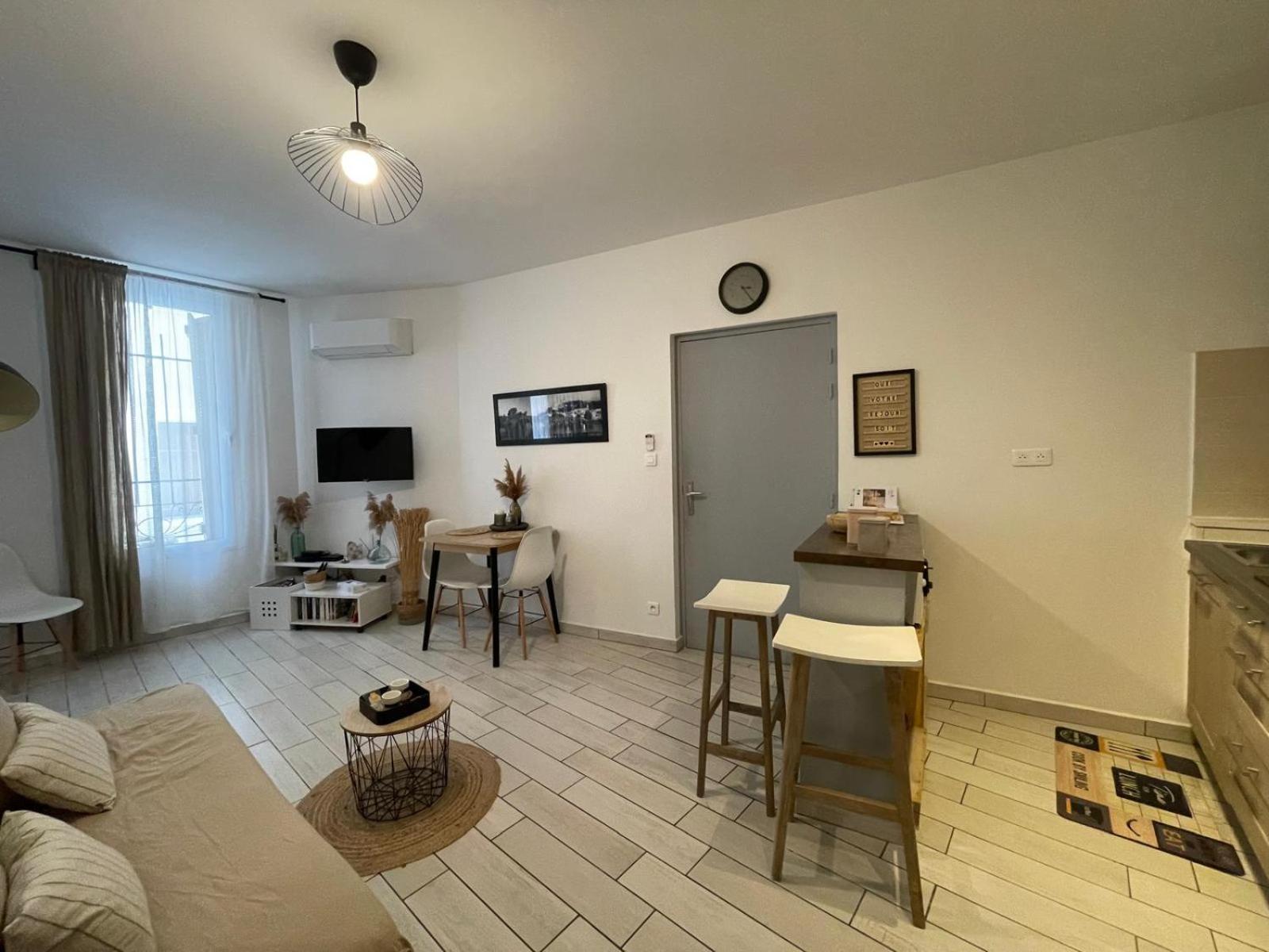 Joli Appartement Hypercentre T2, Classe Meuble De Tourisme 3 Avec Parking Gratuit Beziers